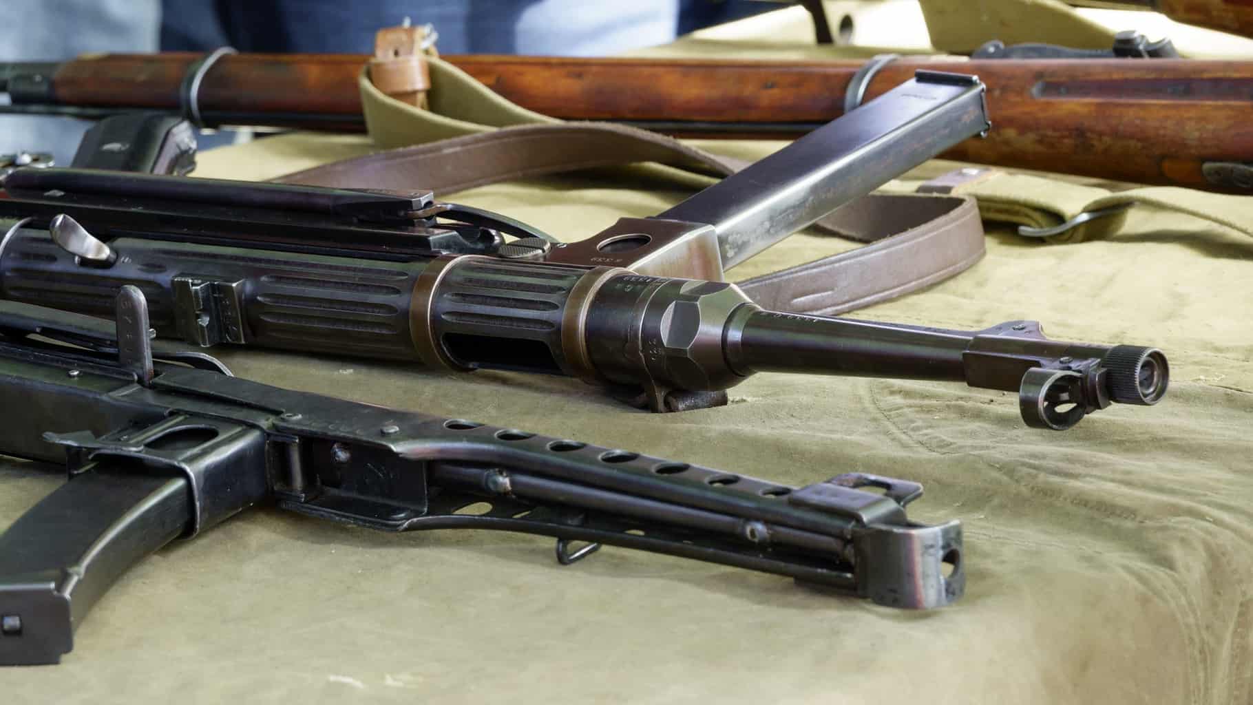 Various types of gun on the table