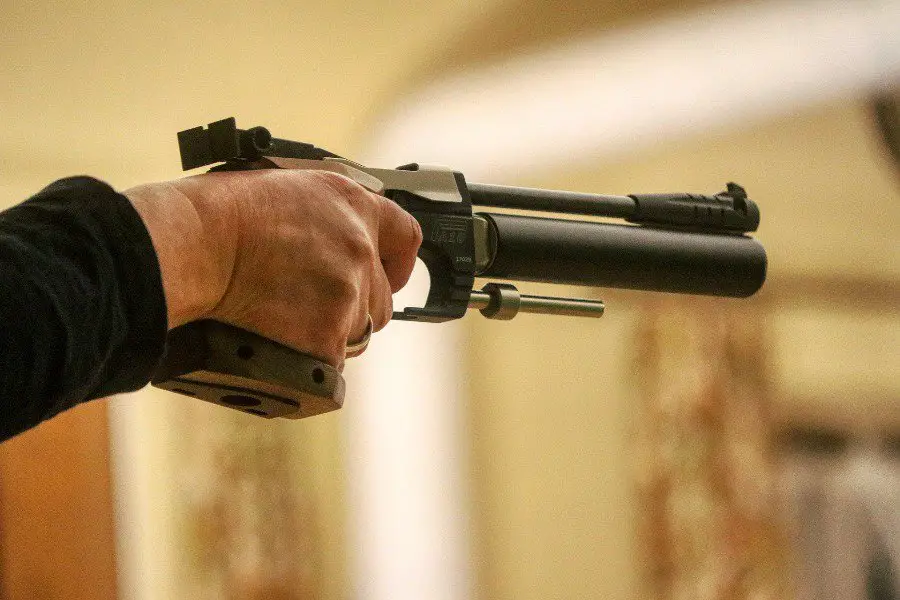 Person holding a pistol not needing a gun permit to shoot at a gun range in Washington